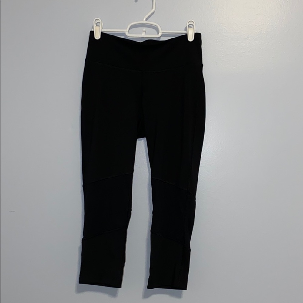 black capri reebok yoga pants